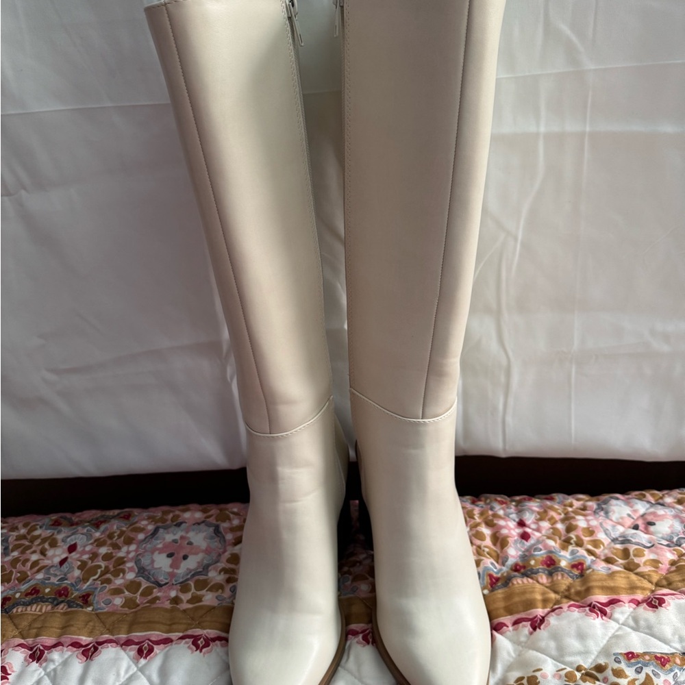 Elegant White Knee-High Women's Boots